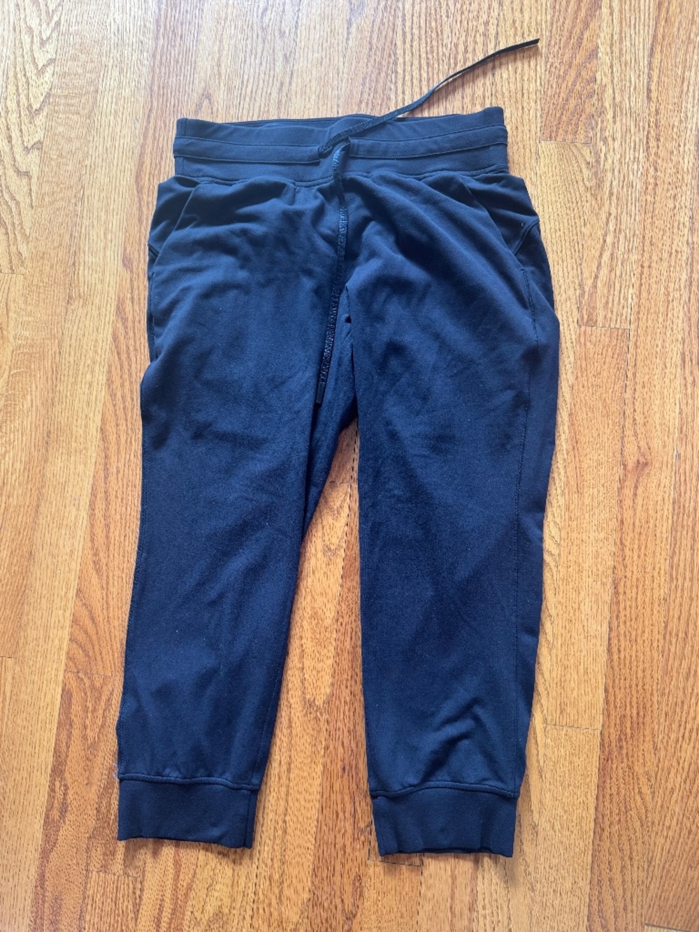 Lululemon Size 8 Cropped sweatpants